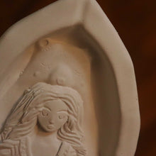 Load image into Gallery viewer, Artio Candle Shrine