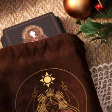 Load image into Gallery viewer, Femme Folk Oracle Deck