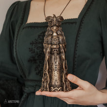 Load image into Gallery viewer, Large The Morrigan Altar Statue
