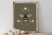 Load image into Gallery viewer, Bee Art Print
